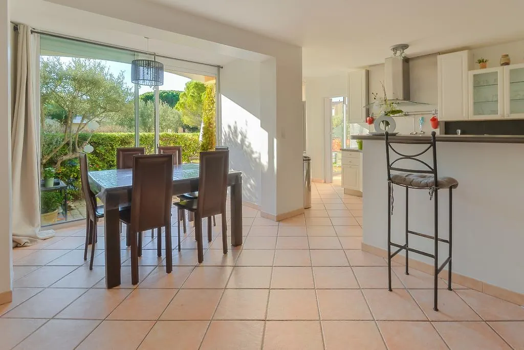 Apartment Cassis, Appartement 3 Chambres Avec Terrasse France